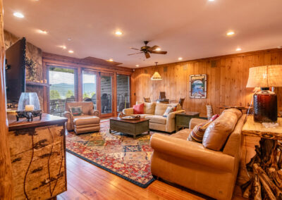 HillsideCondoWithWhitefaceMountainViews LivingRoom